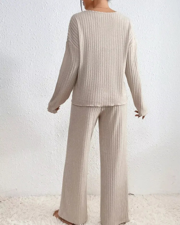 Ribbed V-Neck Pyjama Set - Voldina