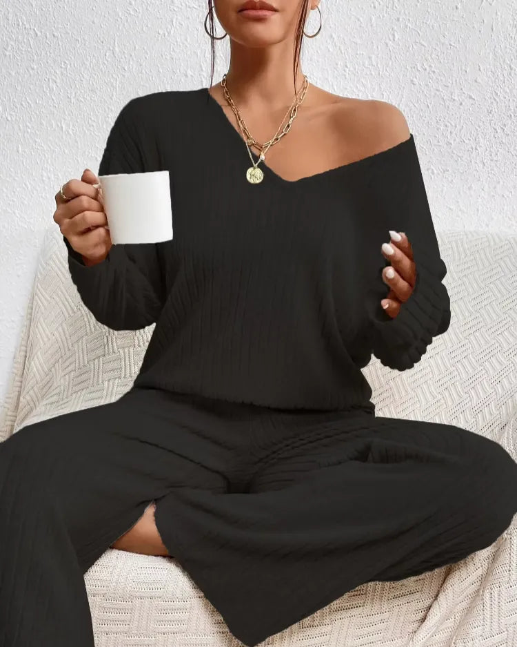 Ribbed V-Neck Pyjama Set - Voldina