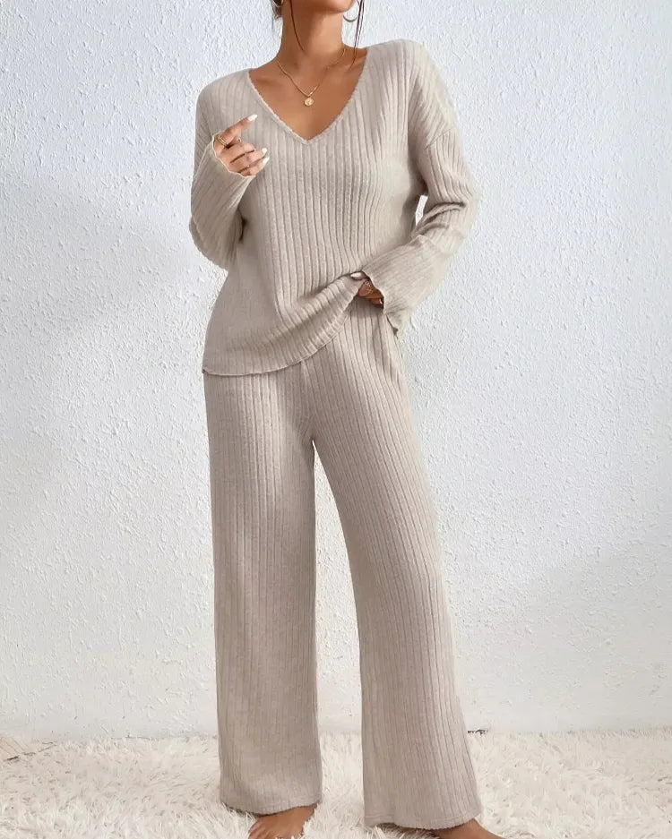 Ribbed V-Neck Pyjama Set - Voldina