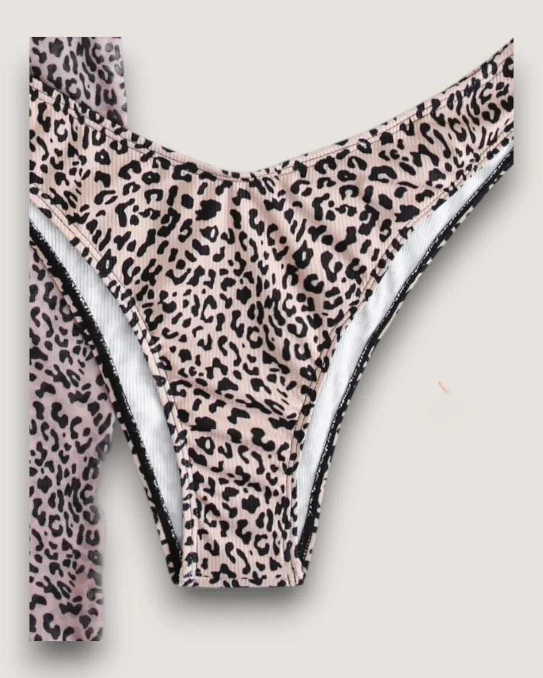 Ring-Linked Halter 3-Piece Bikini - Voldina
